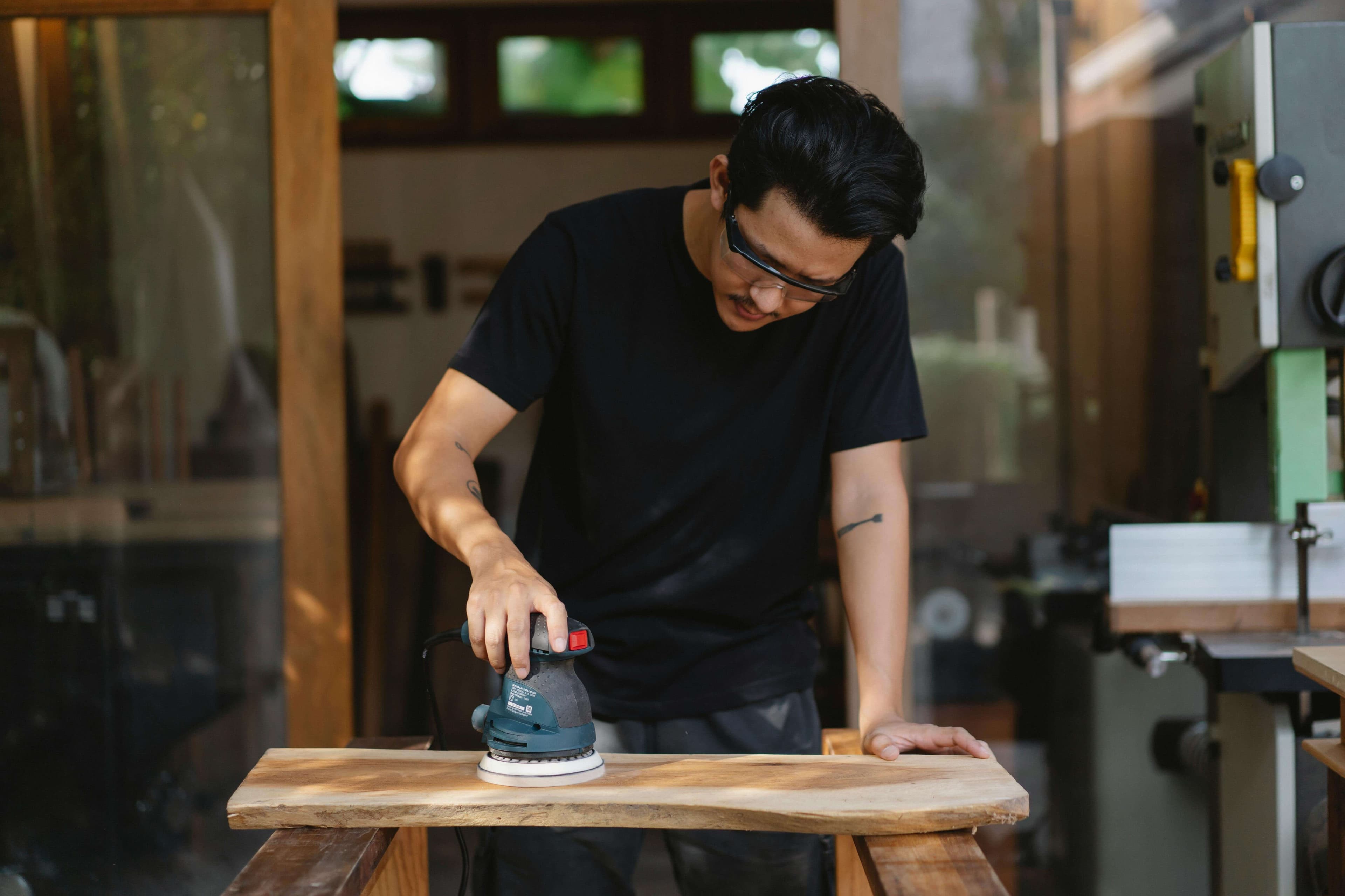 Glass, Aluminium & Carpentry Works